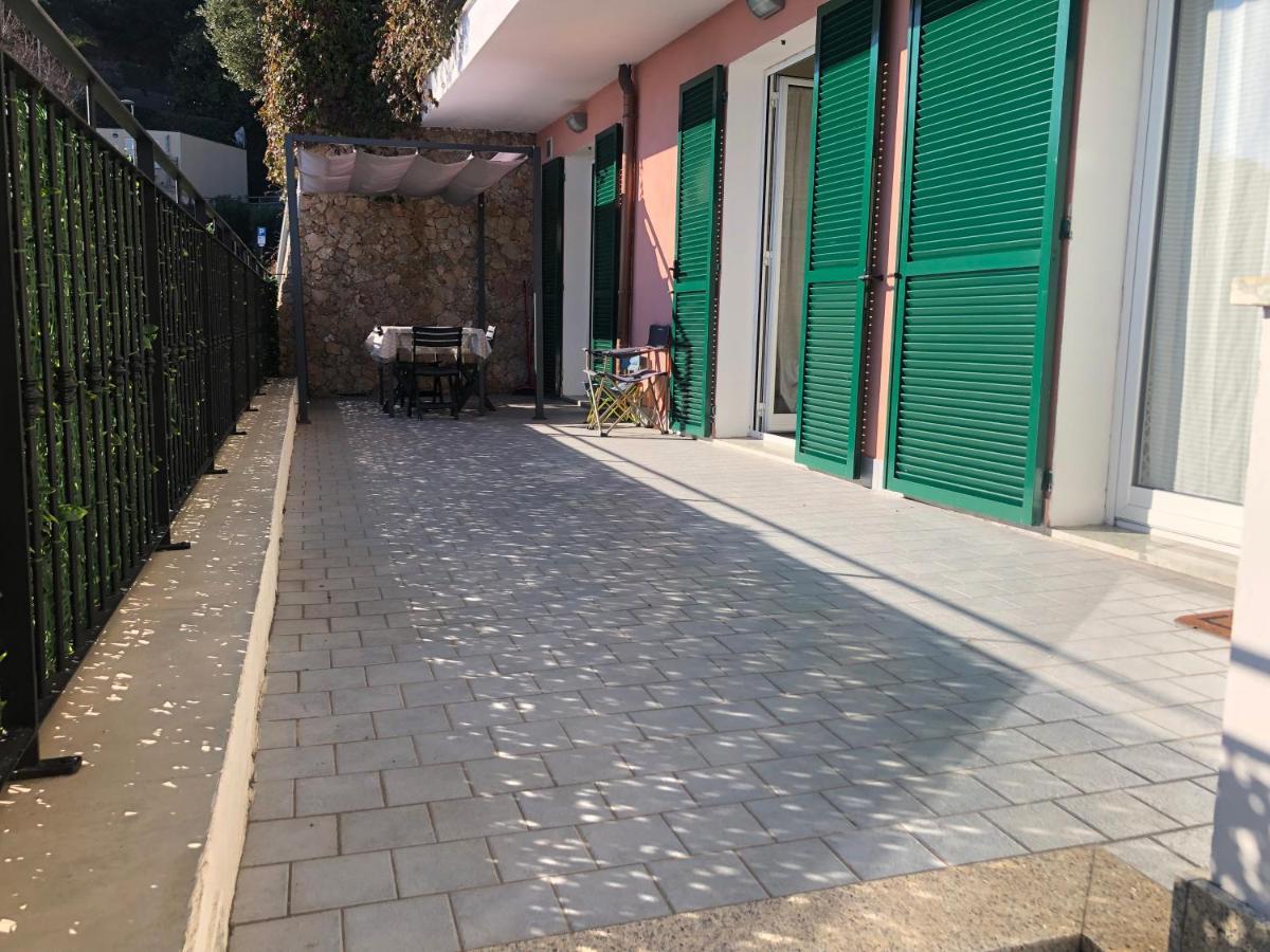 Casa Serge Vista Mare Con Ampio Terrazzo Privato Bergeggi Extérieur photo