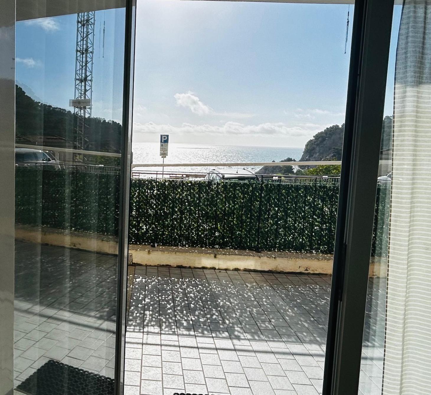 Casa Serge Vista Mare Con Ampio Terrazzo Privato Bergeggi Extérieur photo