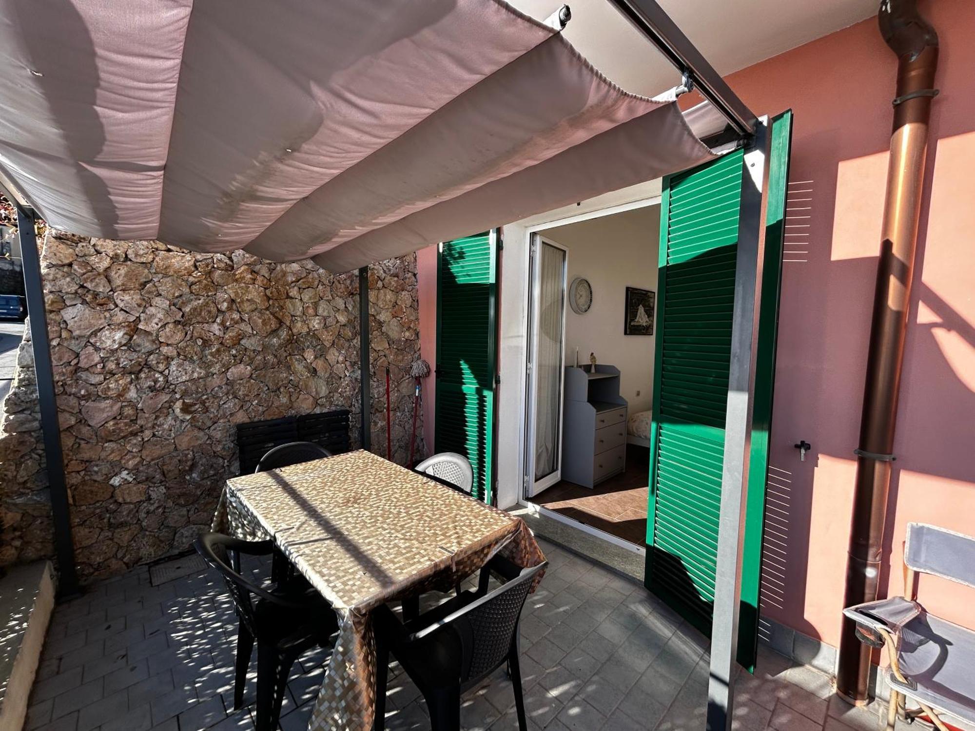 Casa Serge Vista Mare Con Ampio Terrazzo Privato Bergeggi Extérieur photo