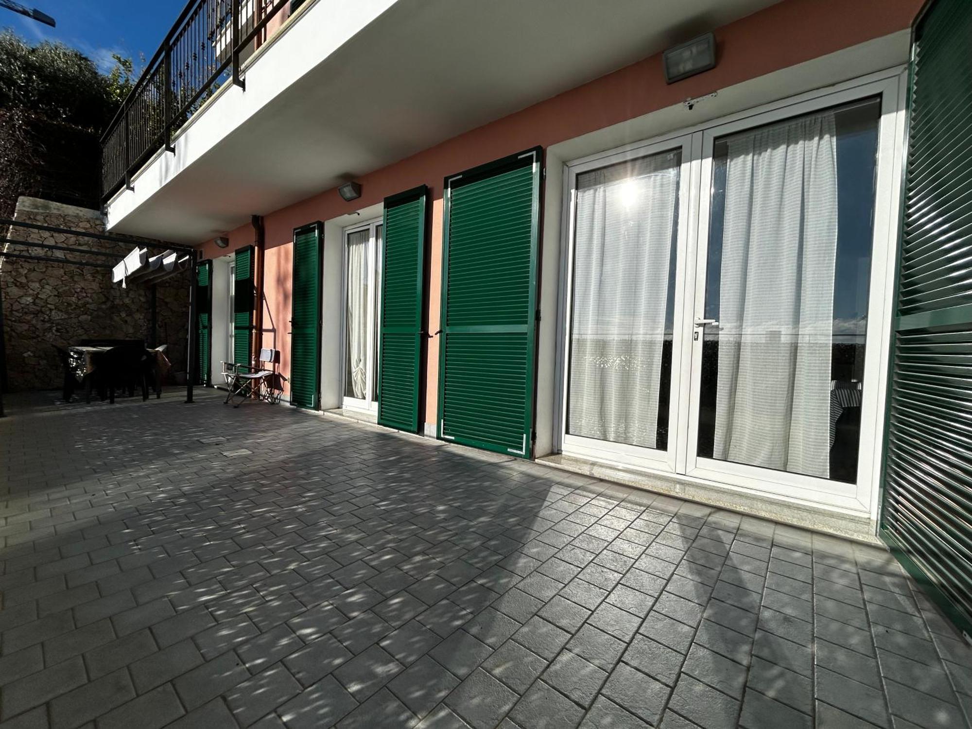 Casa Serge Vista Mare Con Ampio Terrazzo Privato Bergeggi Extérieur photo